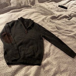 J . Crew men’s sweater size S . Excellent condition